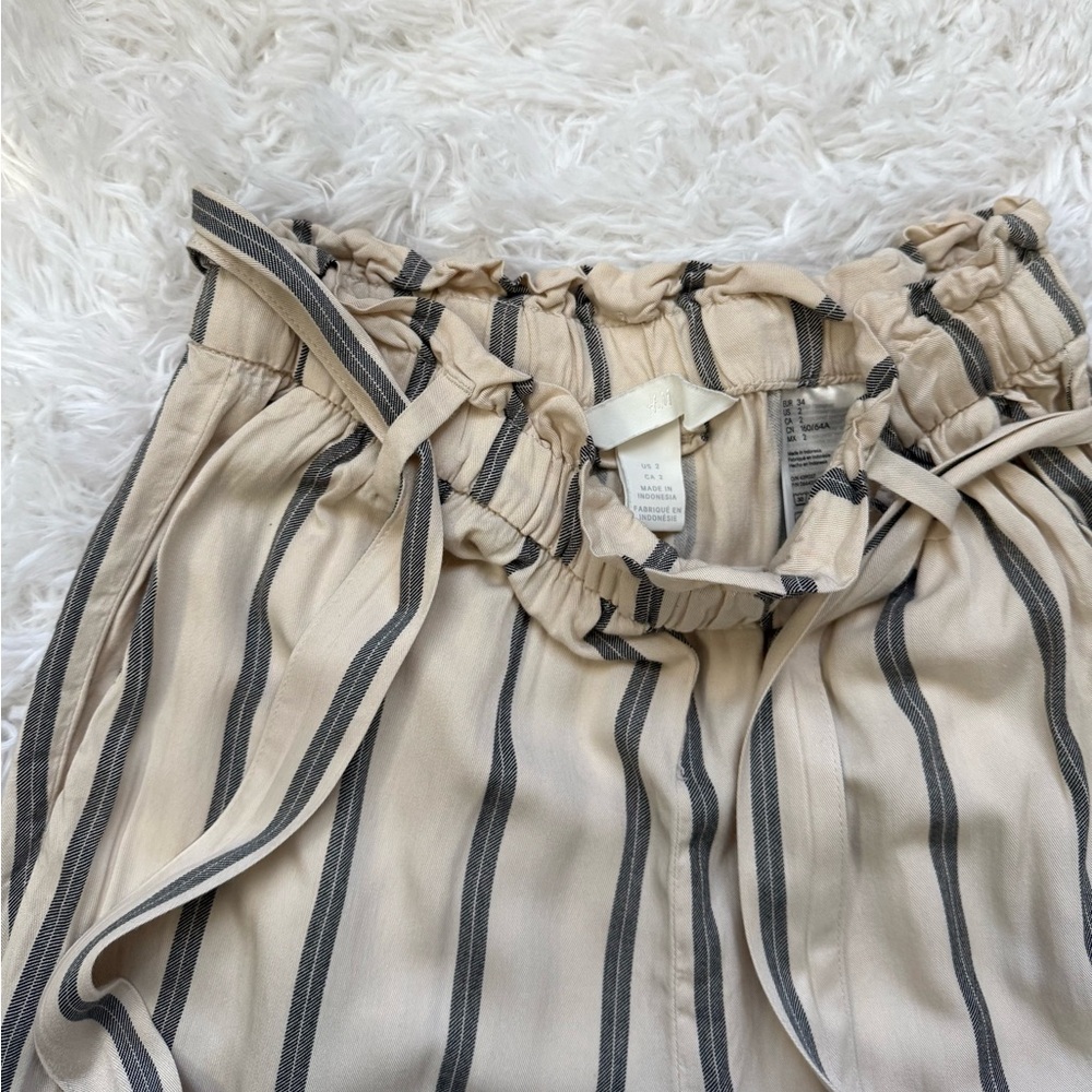 H&M Beige and Black Striped Trousers - Picture 3 of 5